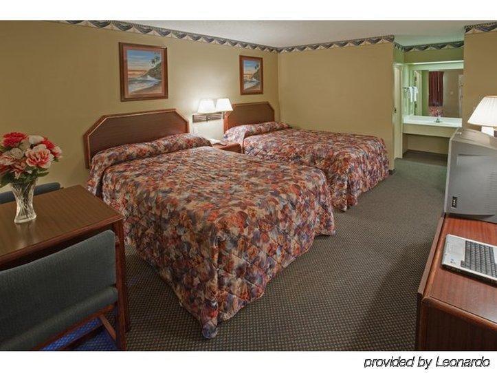Americas Best Value Inn & Suites Слайдел Стая снимка
